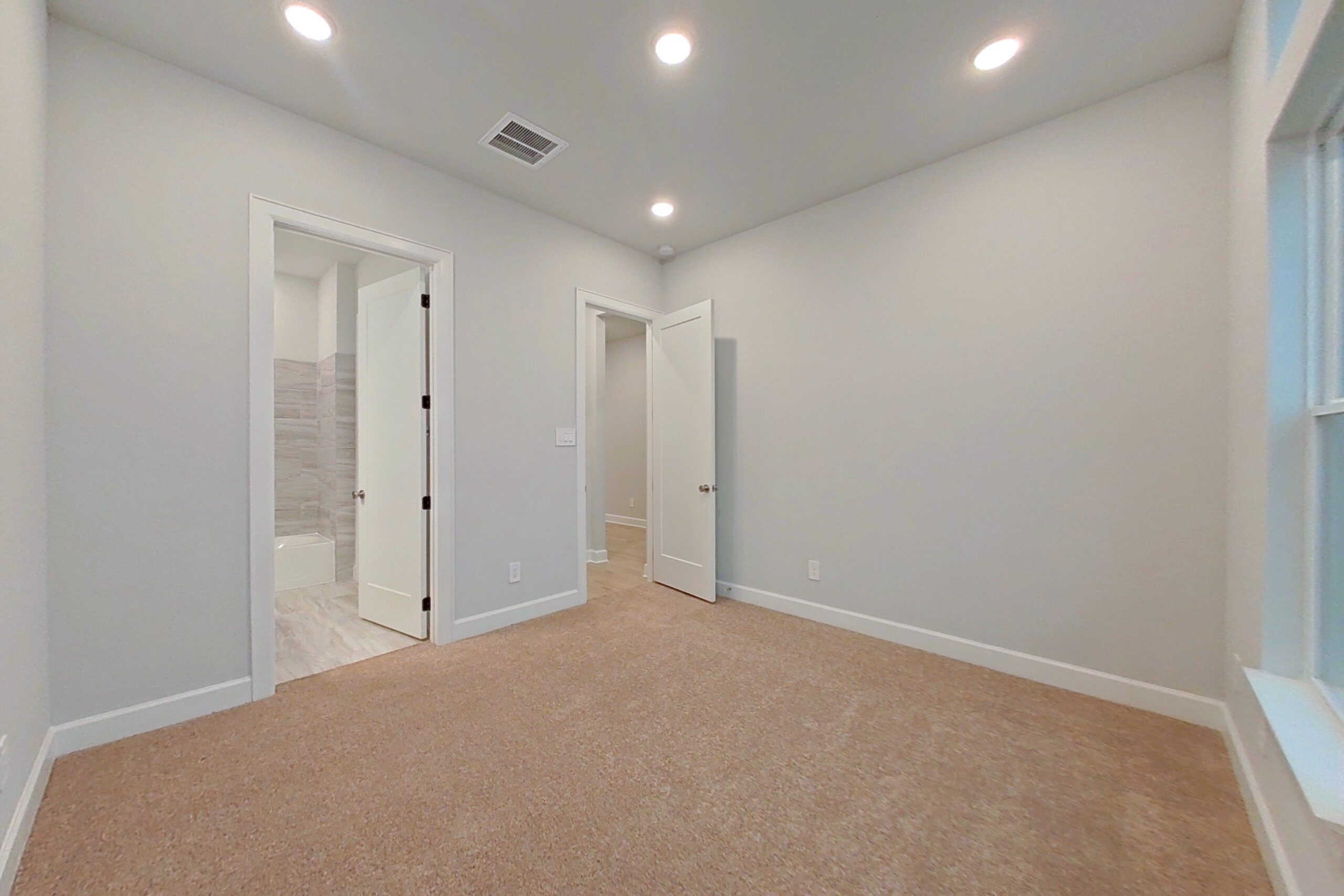 11033 N Lake Mist