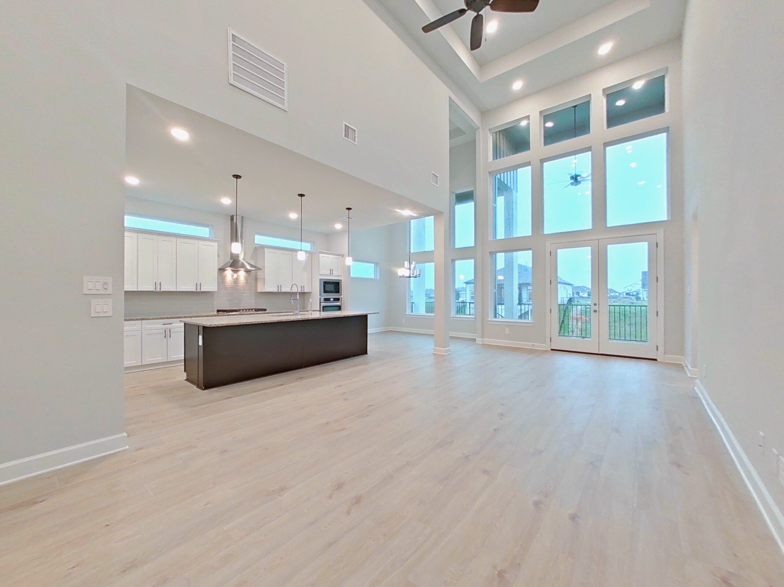 11033 N Lake Mist