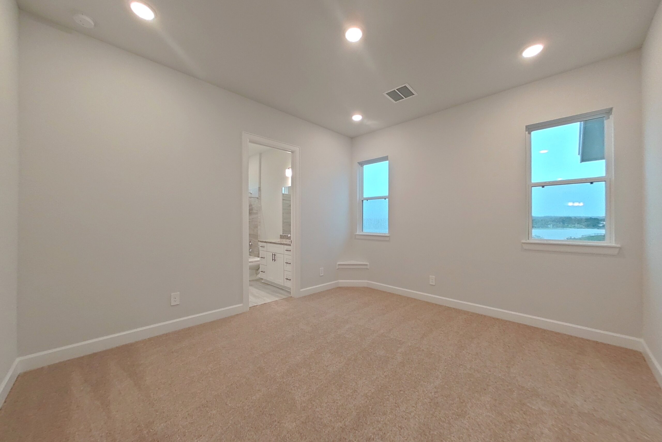 11033 N Lake Mist