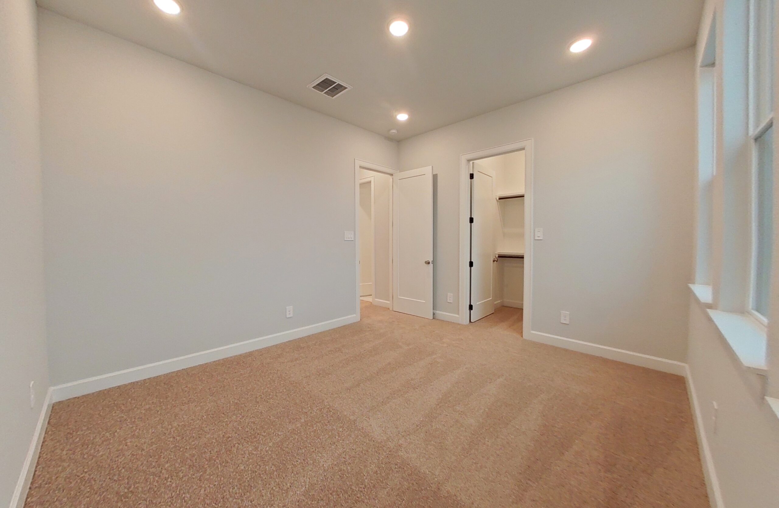 11033 N Lake Mist