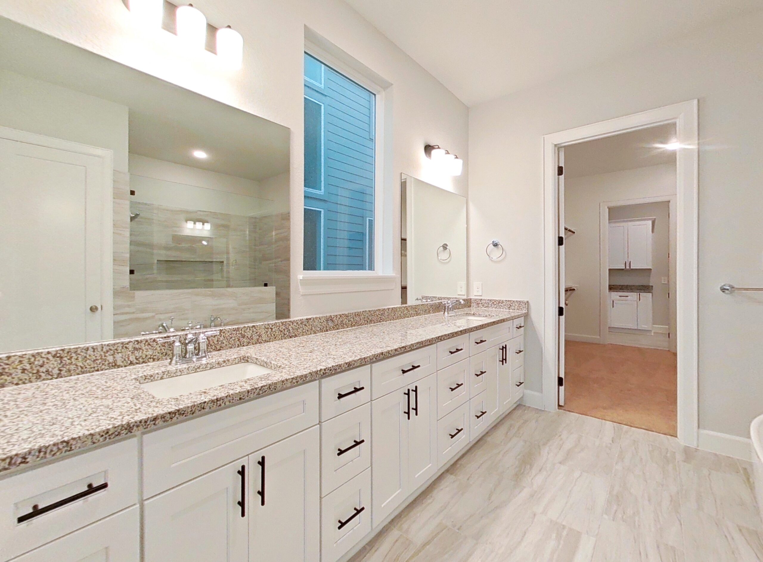11033 N Lake Mist