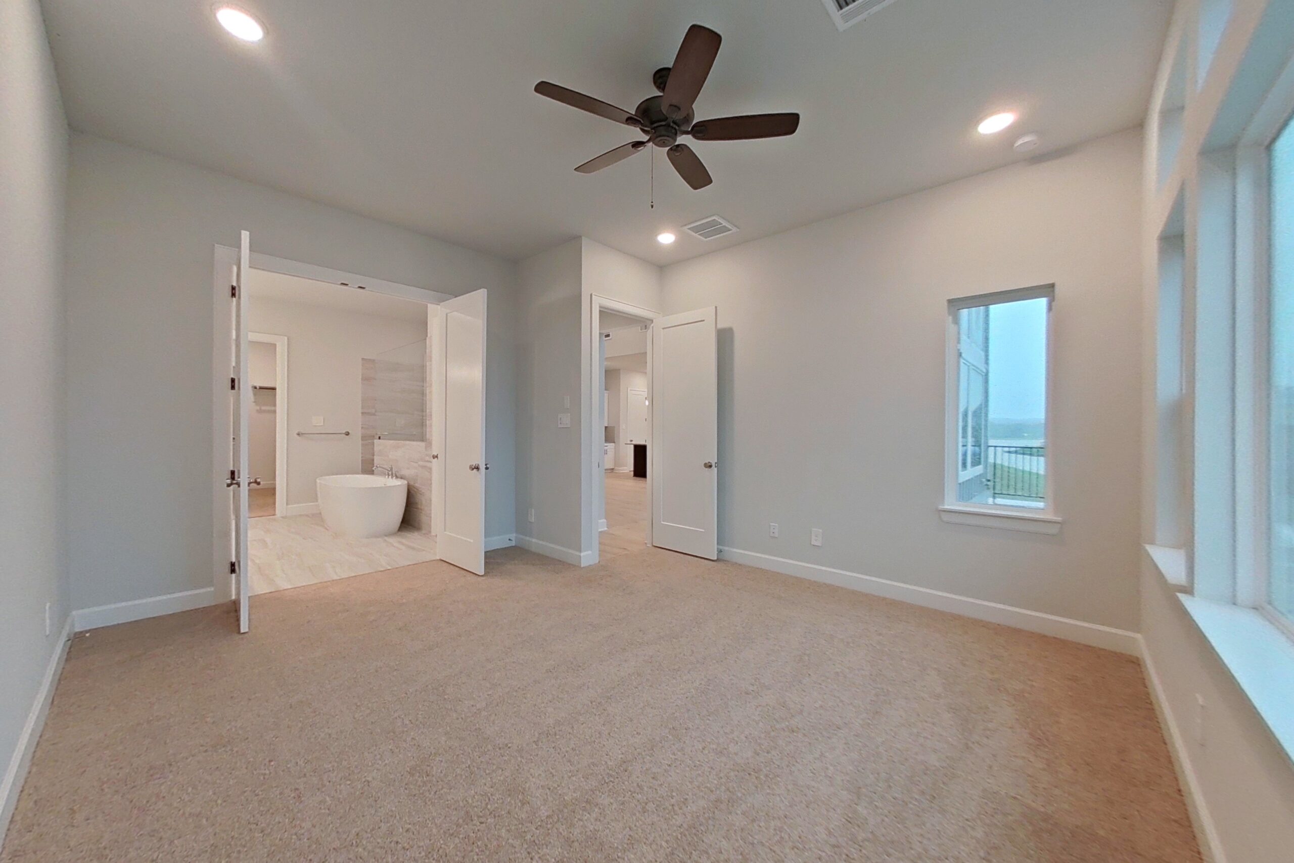 11033 N Lake Mist