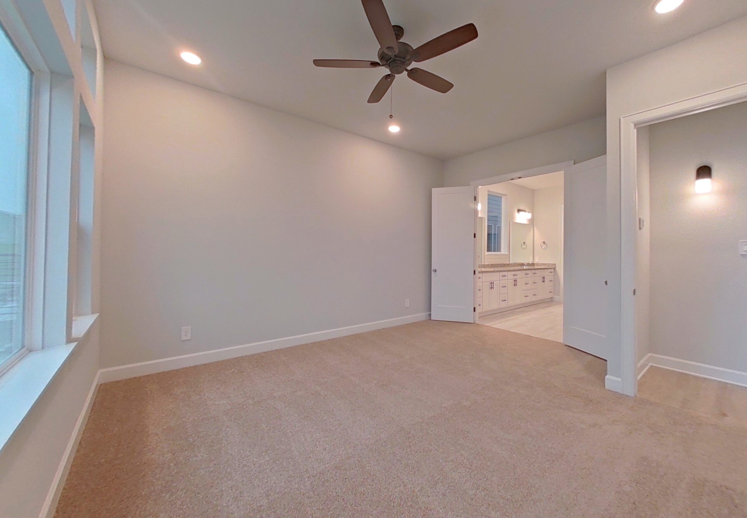 11033 N Lake Mist
