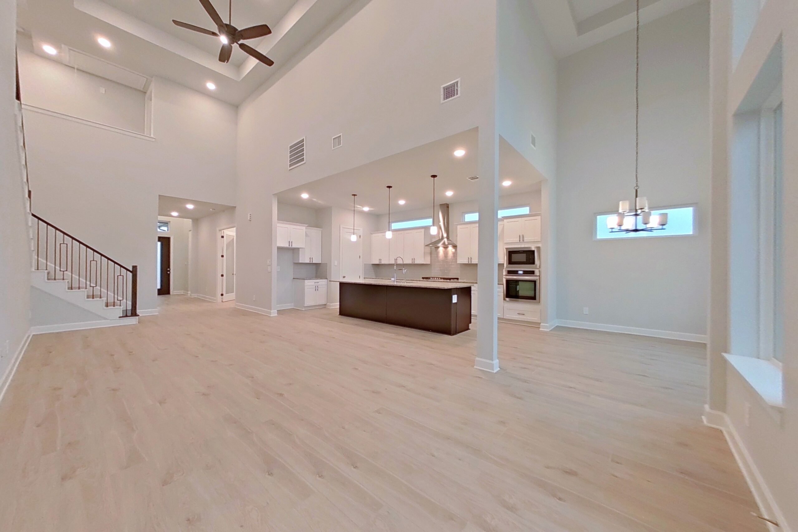 11033 N Lake Mist