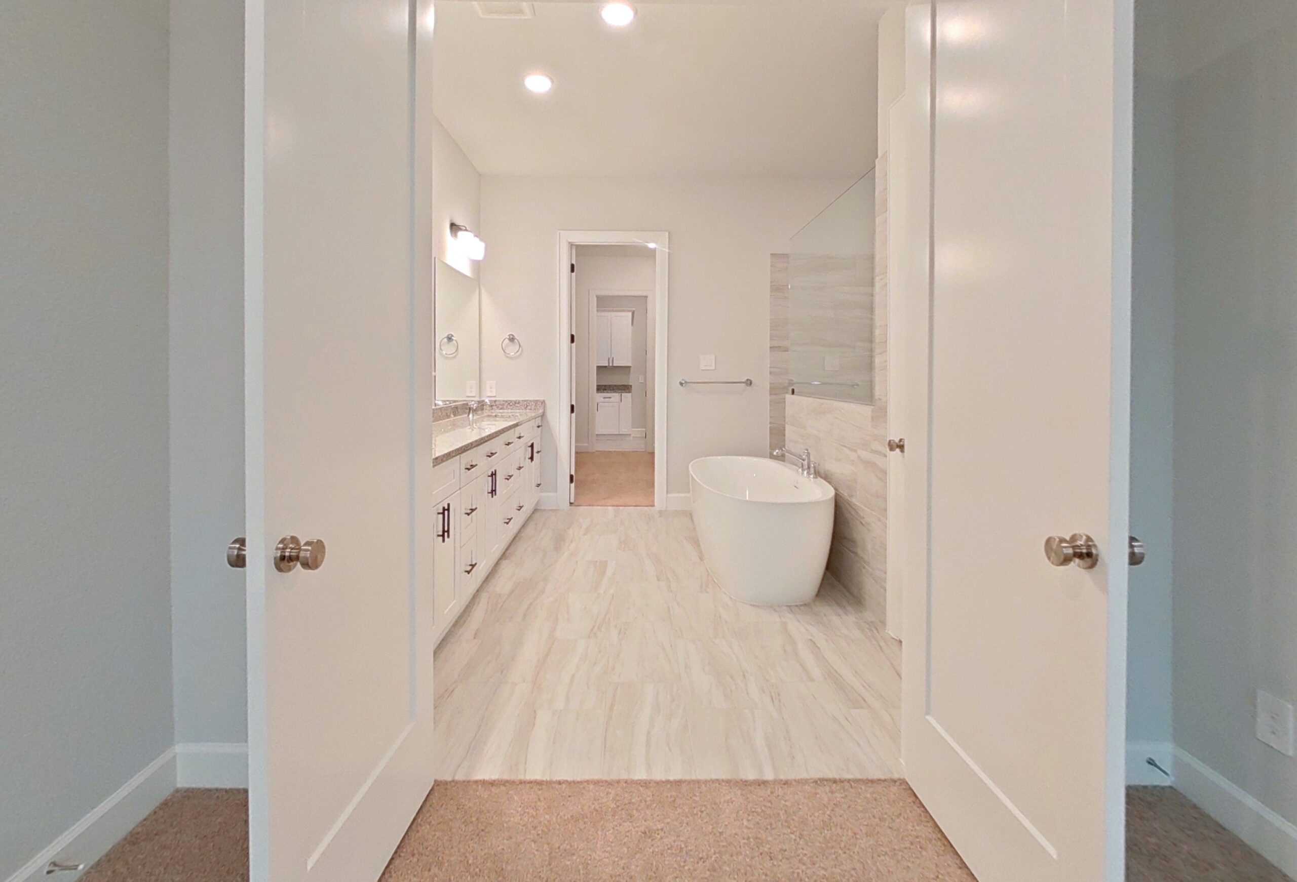 11033 N Lake Mist