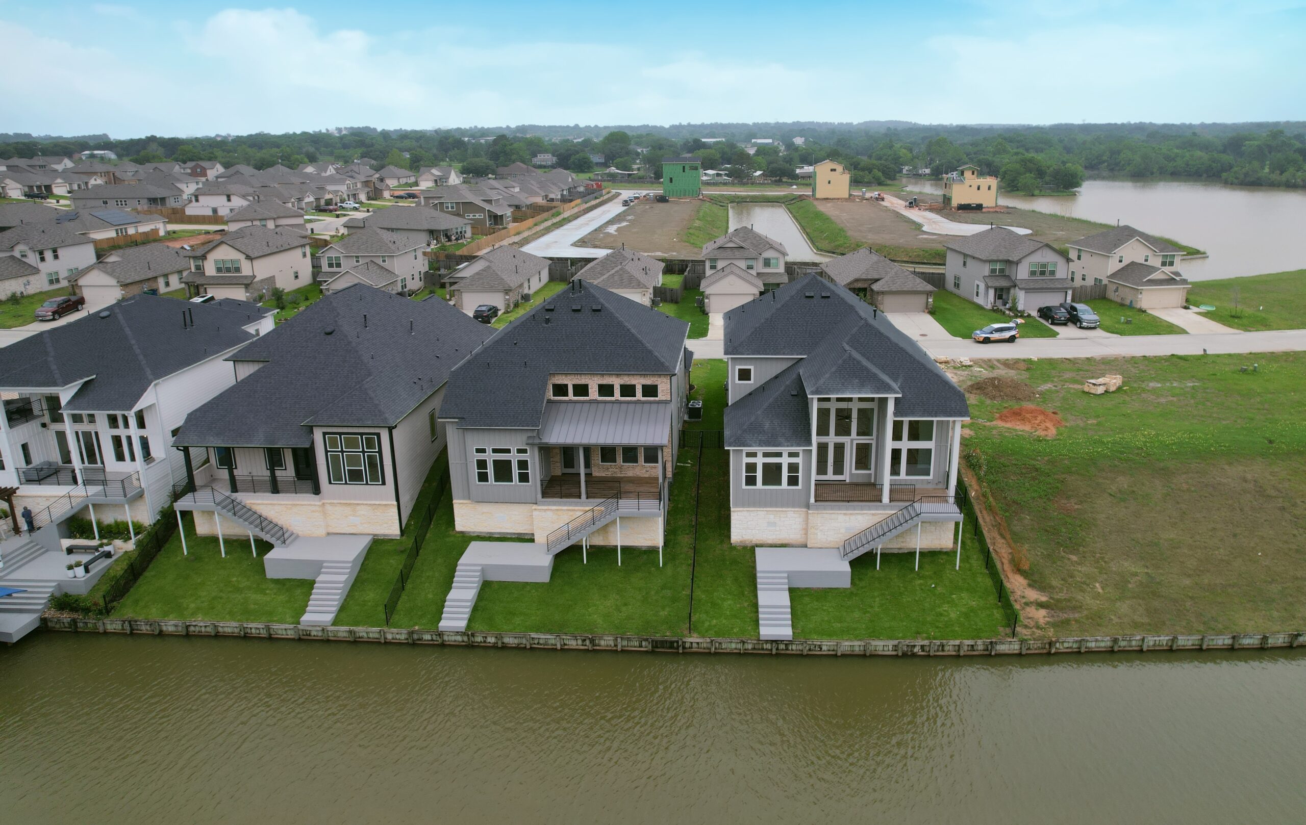 11033 N Lake Mist