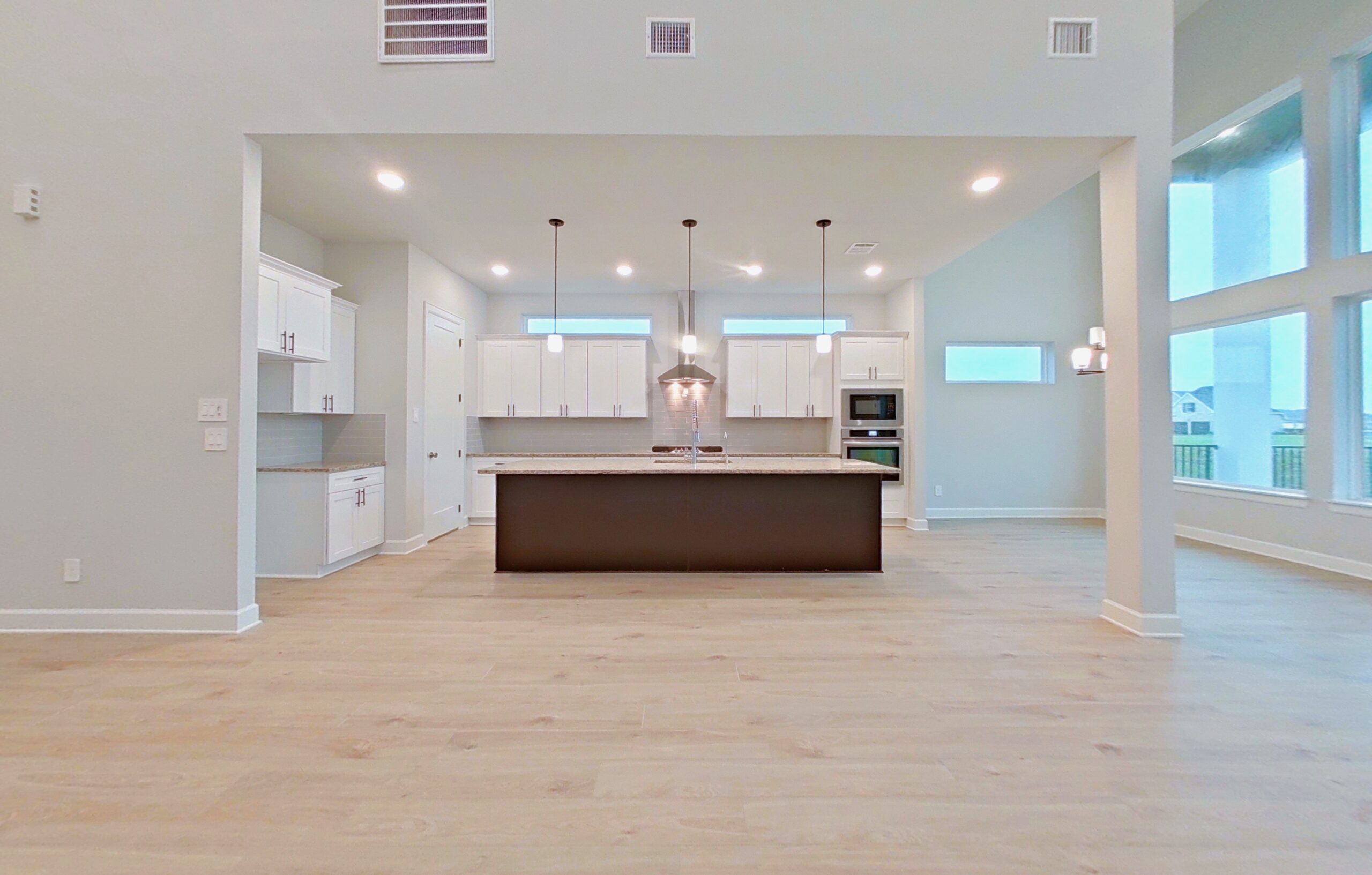 11033 N Lake Mist
